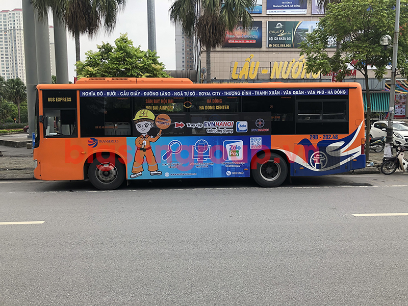 Quảng cáo trên xe bus điện lực hà nội
